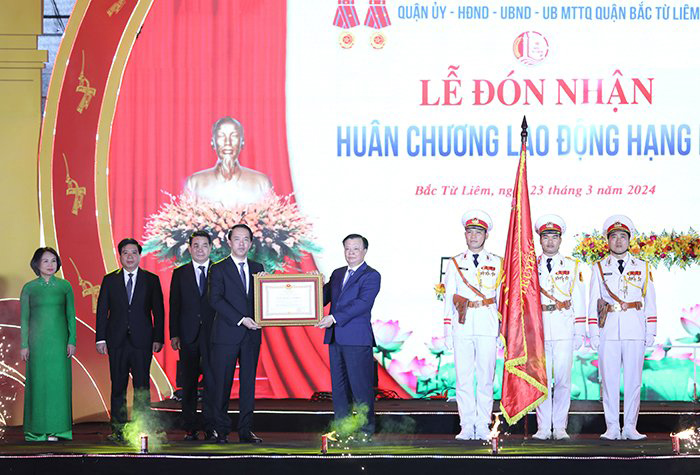 Quận Bắc Từ Liêm đón nhận Huân chương Lao động Hạng Nhì